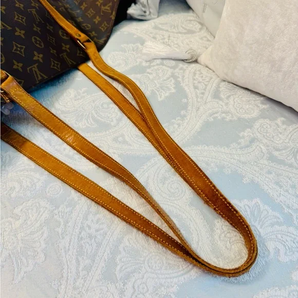 Louis Vuitton Shopping Tote Monogram Large Bag for Office and Travel - Picture 7 of 13